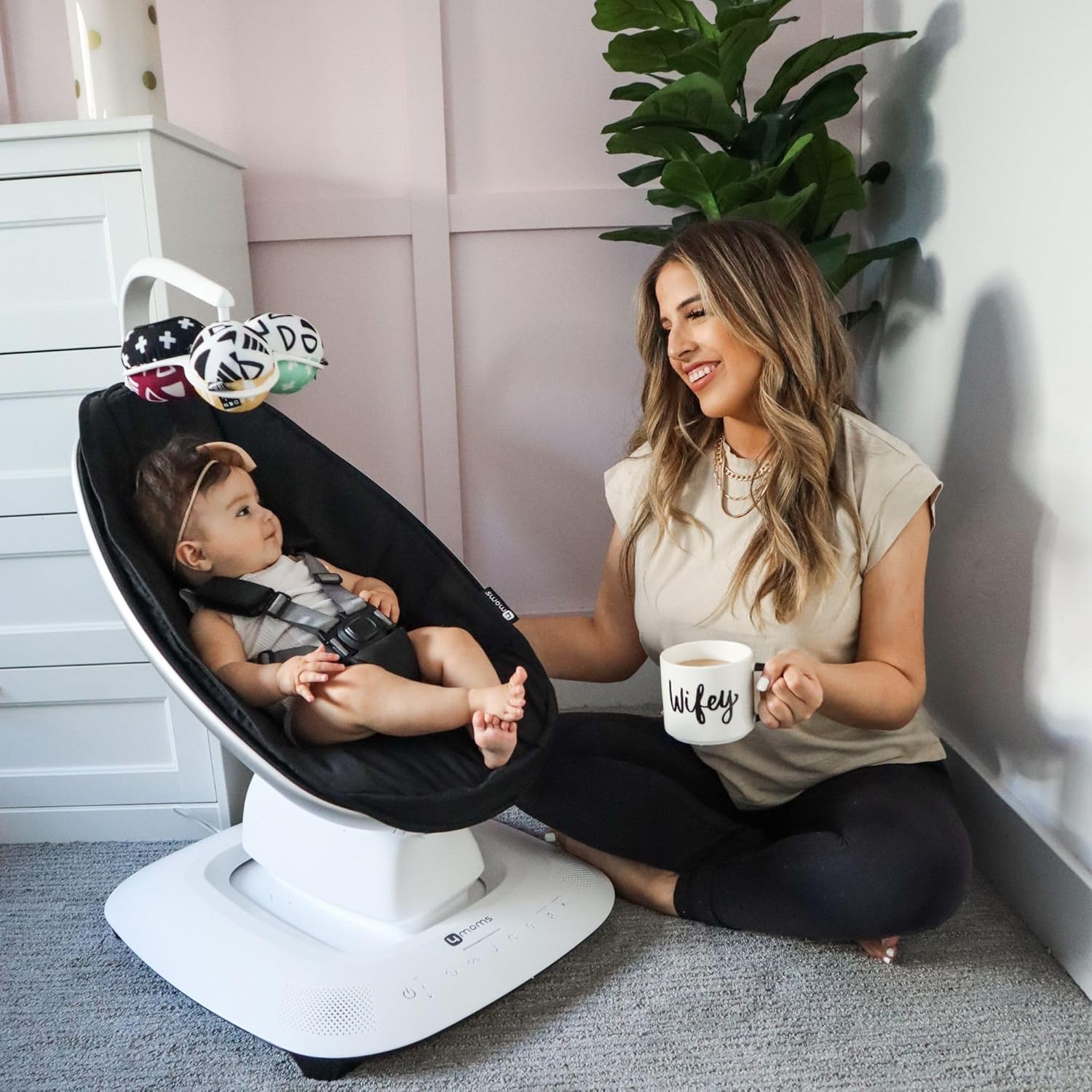 Alugar Cadeira de Balanço New Mamaroo Black 5.0 - 4MOMS (LANÇAMENTO) em Cabedelo